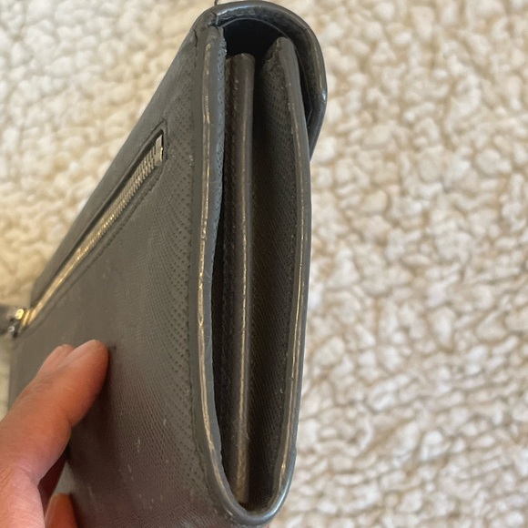 Authentic PRADA Envelope wallet in Saffiano leather - Picture 7 of 16